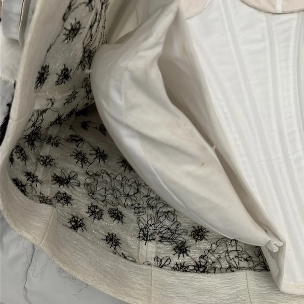 D2Squared ICONIC mini dress Black and White Floral Set sz 40/ XS - Picture 9 of 14